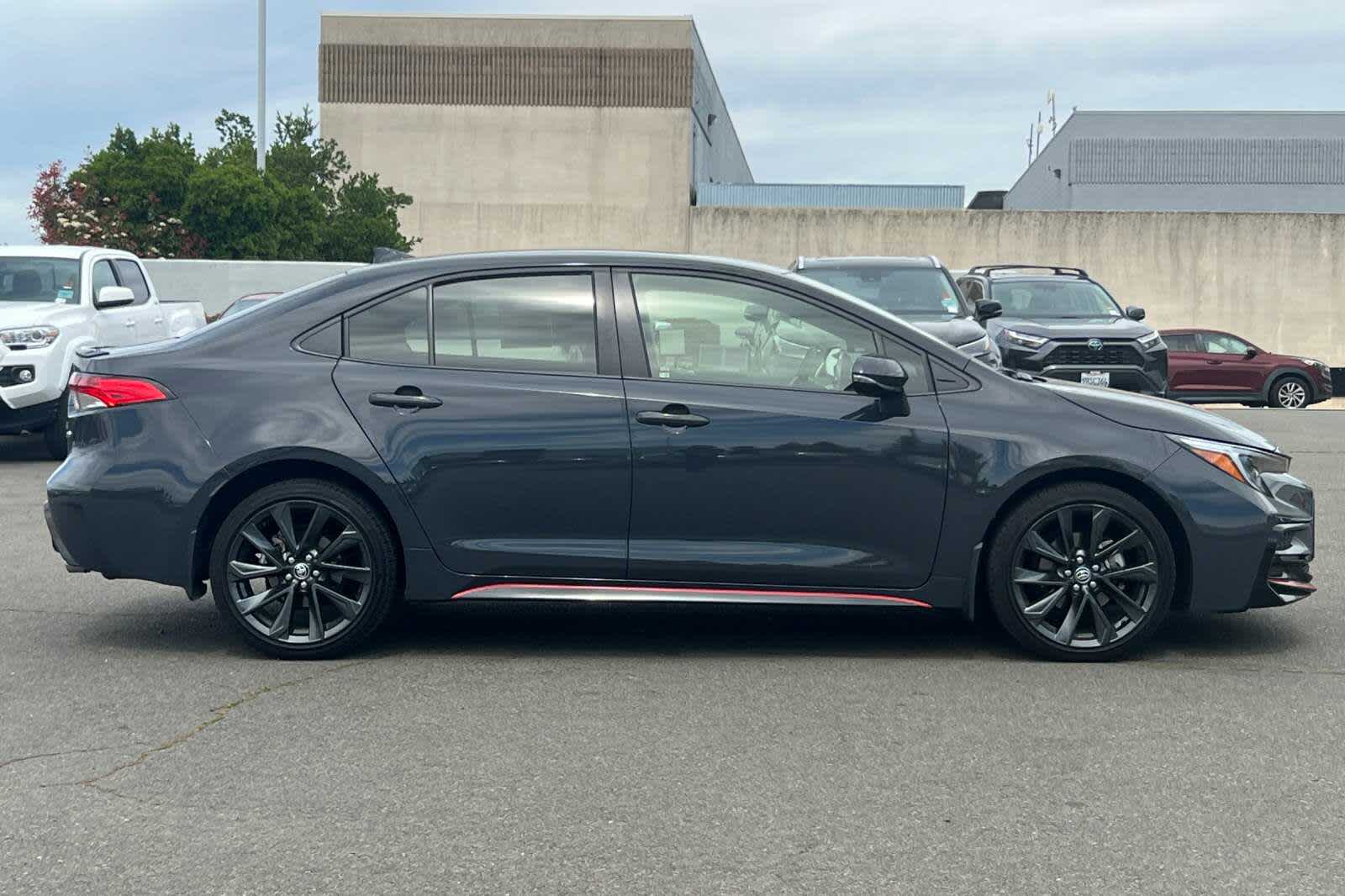 Vehicle image 7 of 29