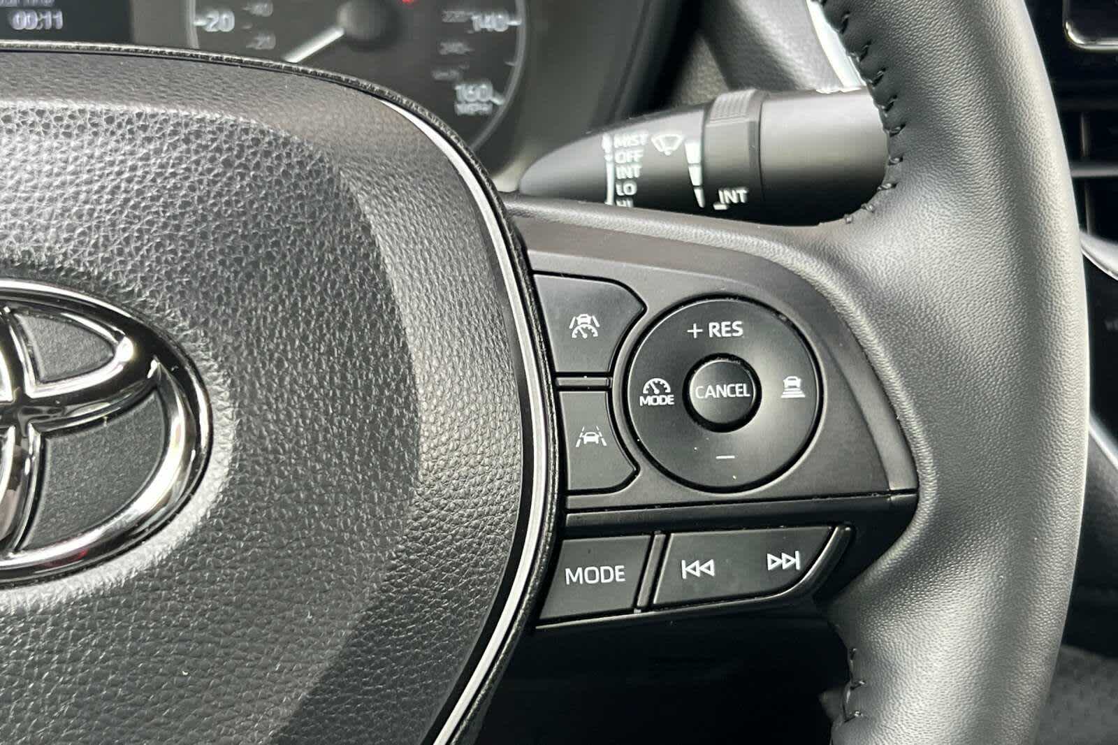 Vehicle image 25 of 29