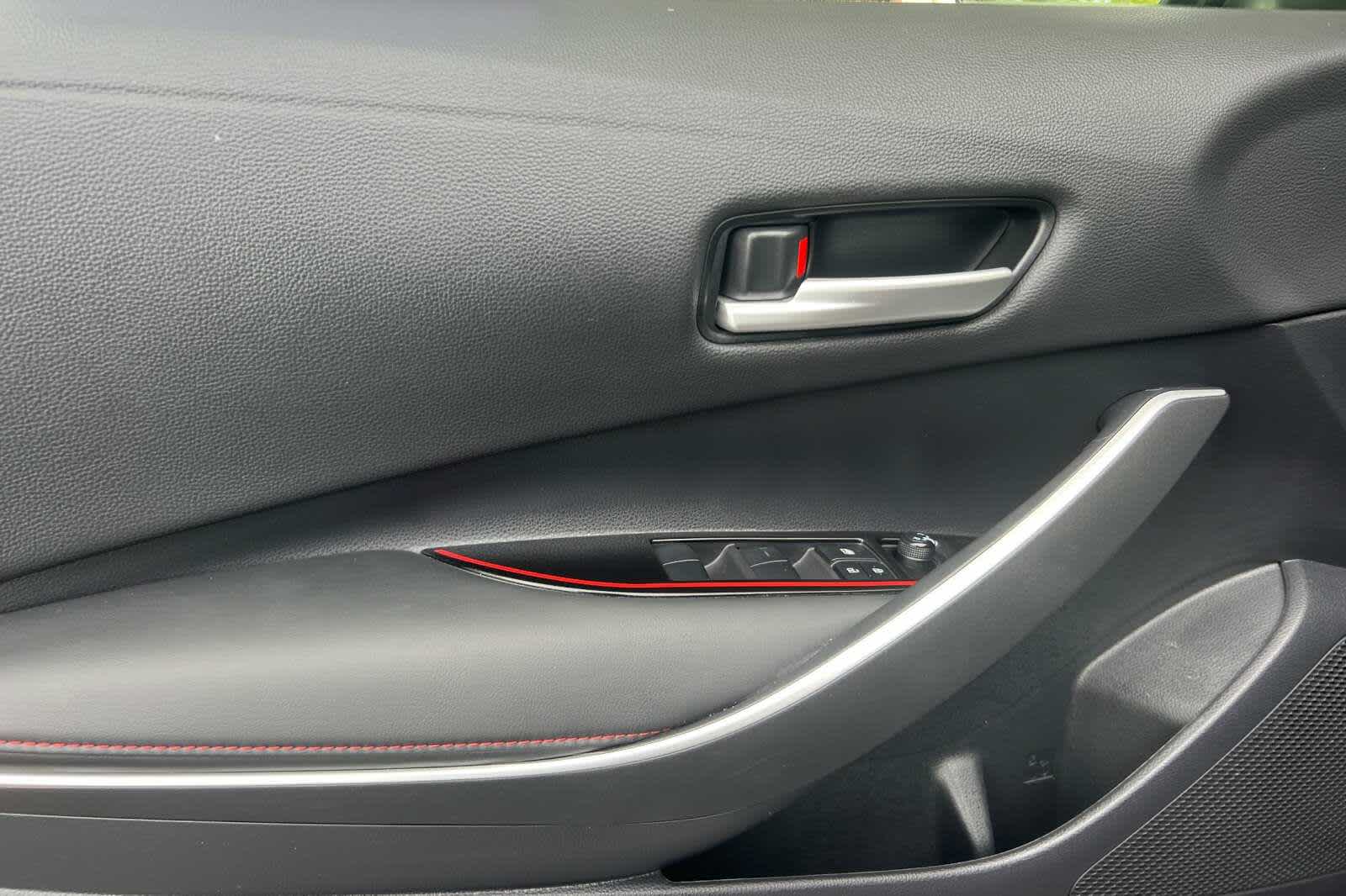 Vehicle image 12 of 29