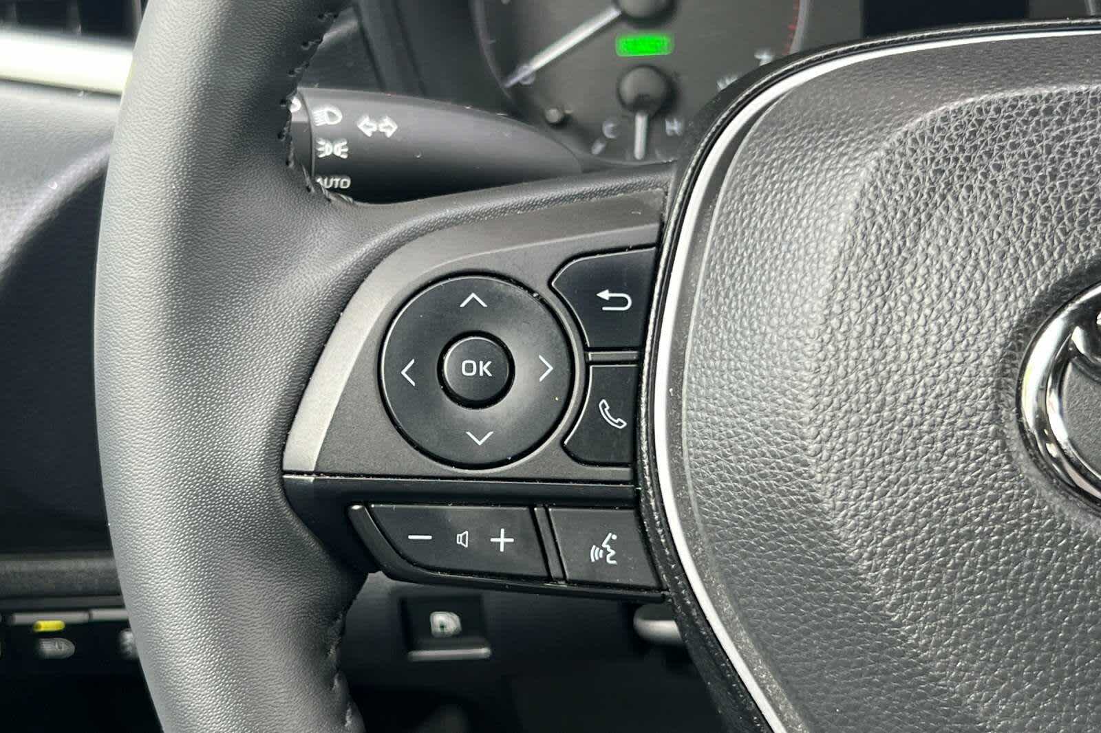Vehicle image 24 of 29