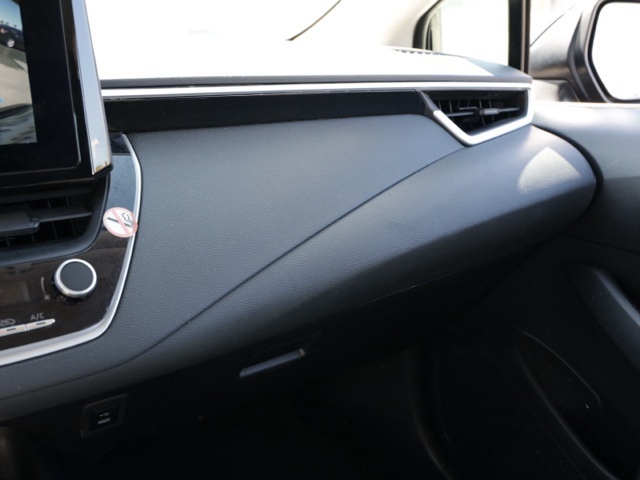 Vehicle image 26 of 31