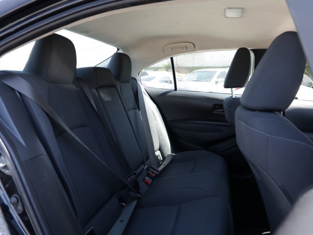 Vehicle image 18 of 31