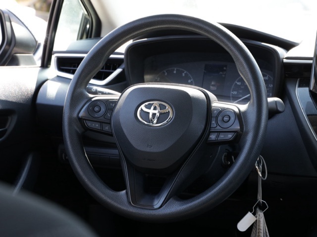 Vehicle image 21 of 31