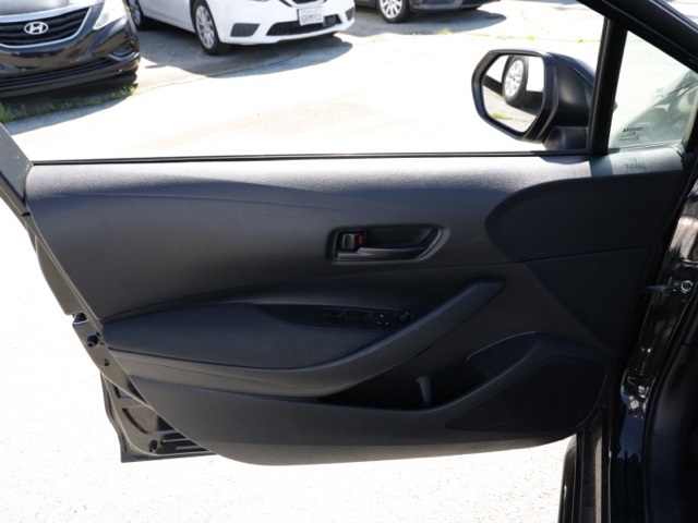 Vehicle image 13 of 31