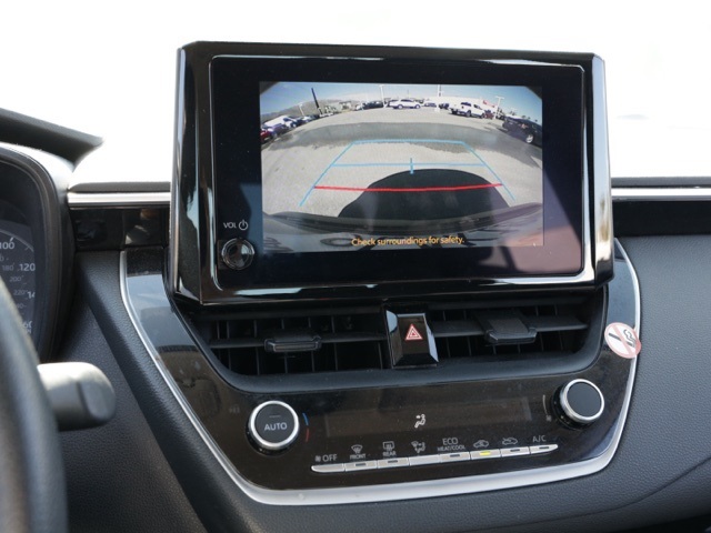 Vehicle image 25 of 31