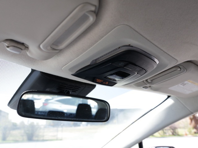 Vehicle image 28 of 31