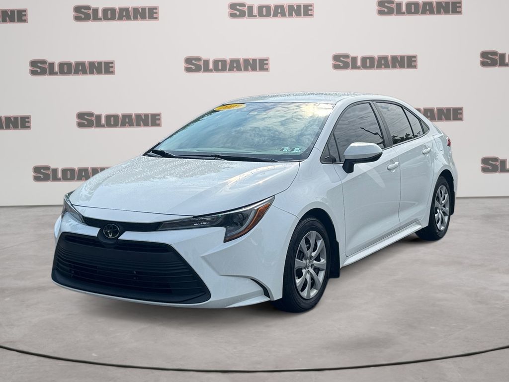 2023 Toyota Corolla LE Image 1 of 30