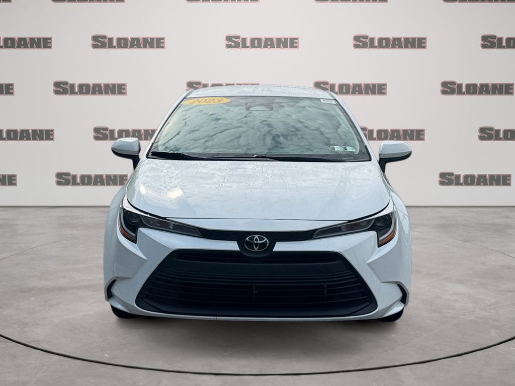 2023 Toyota Corolla LE Image 2 of 30