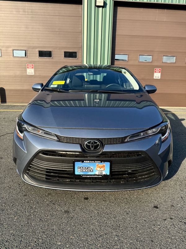 Vehicle image 2 of 13