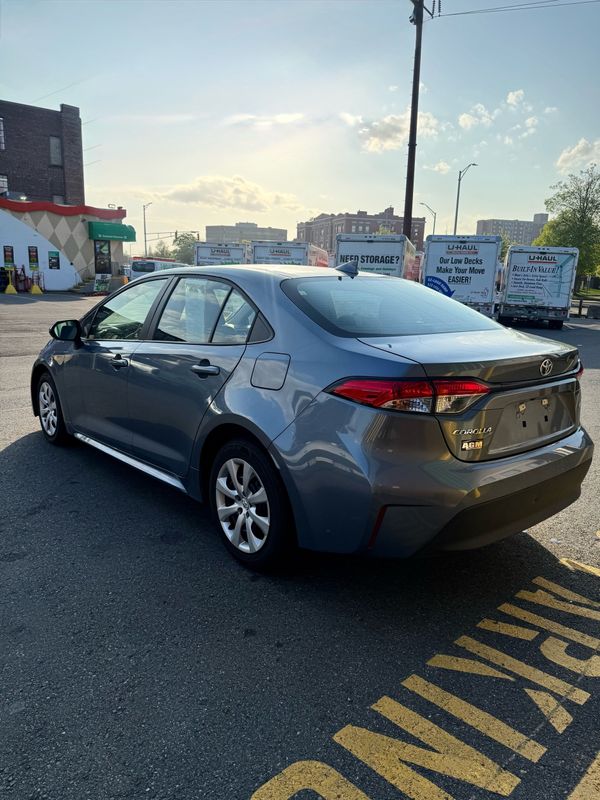 Vehicle image 6 of 13