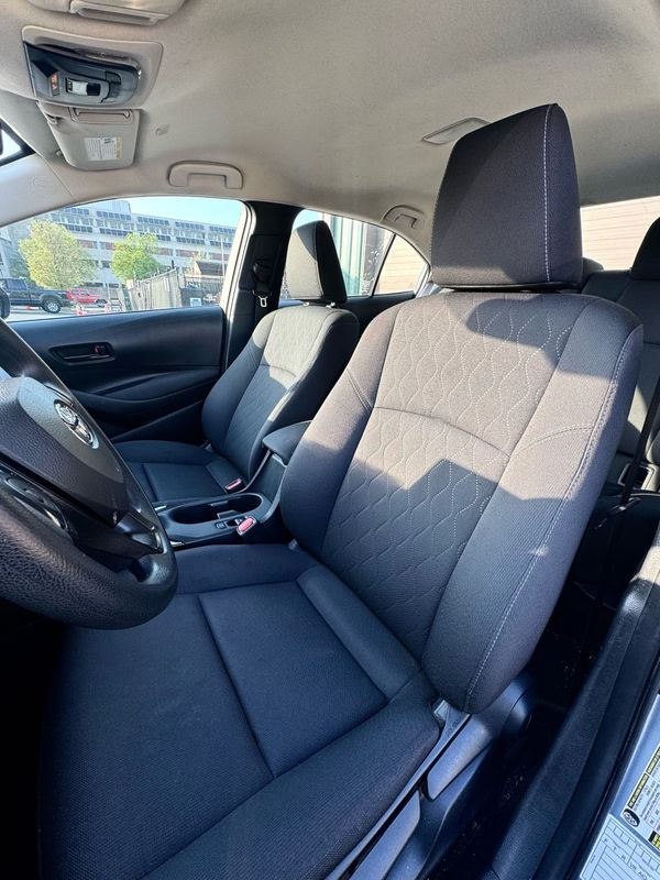 Vehicle image 12 of 13