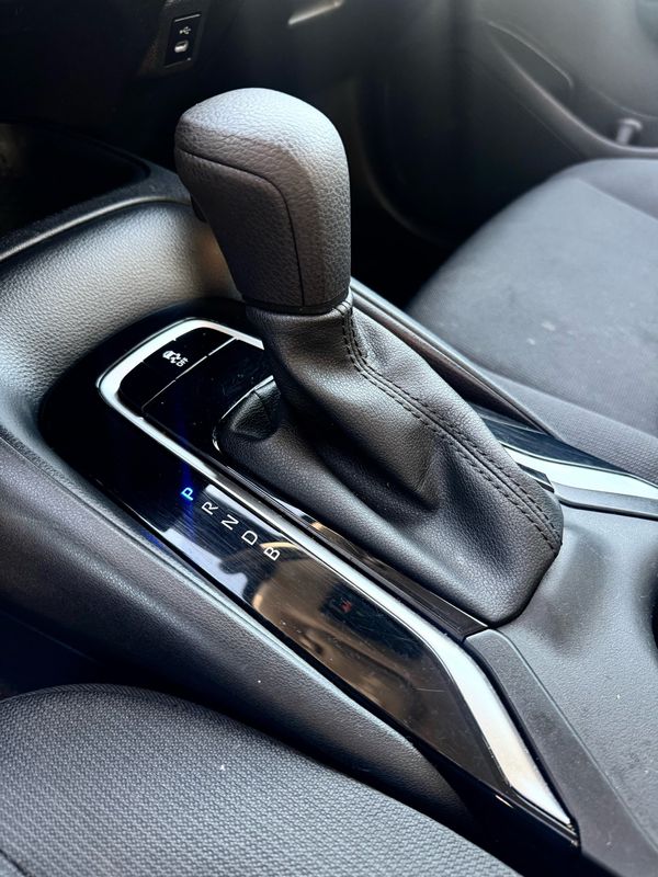 Vehicle image 10 of 13