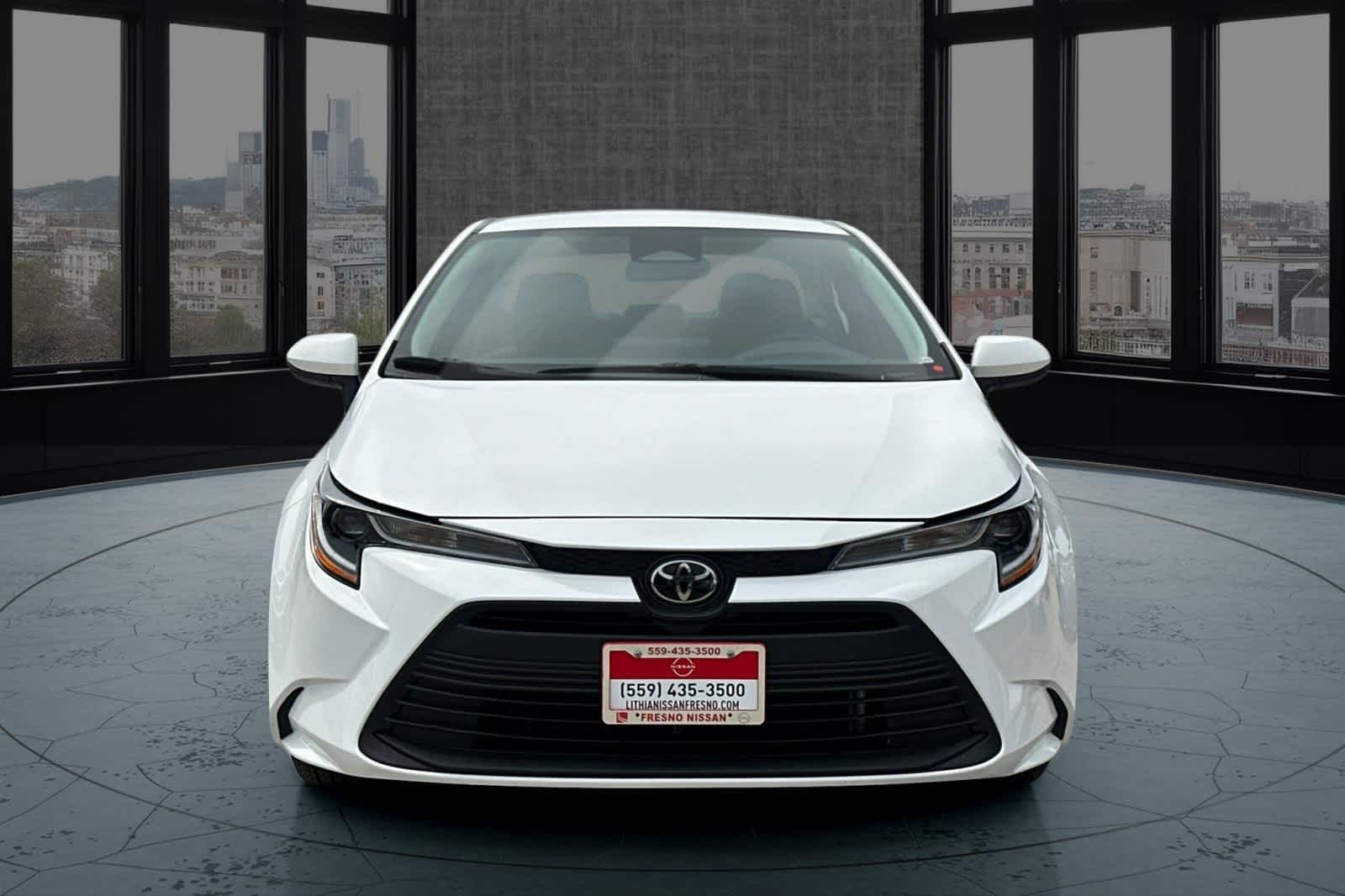 Vehicle image 4 of 25