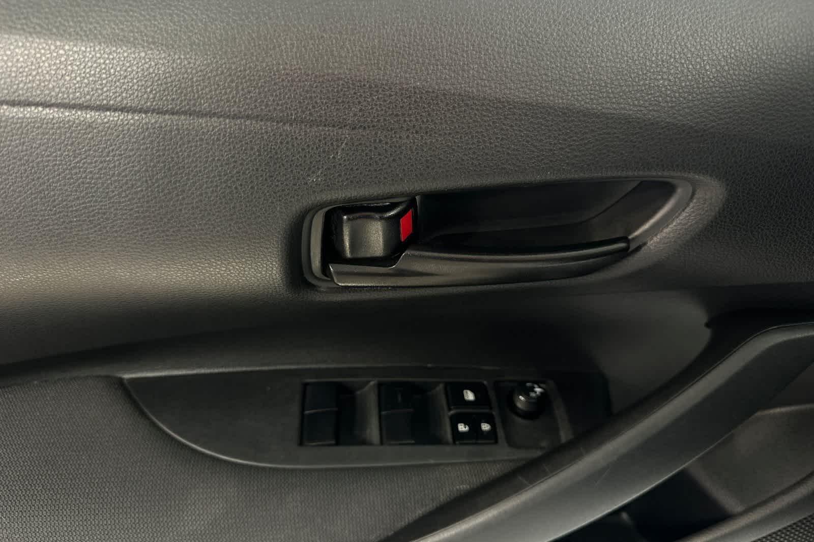 Vehicle image 12 of 25