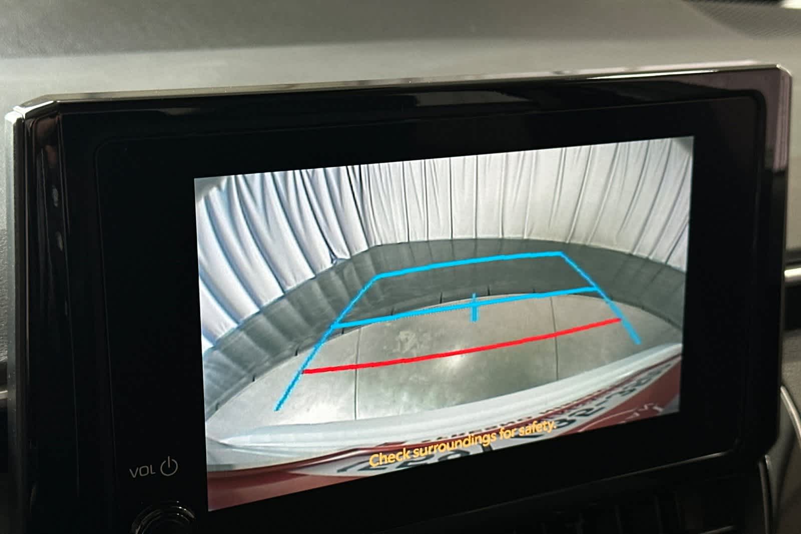 Vehicle image 18 of 25
