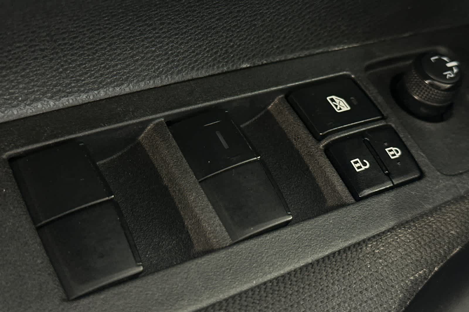 Vehicle image 13 of 25