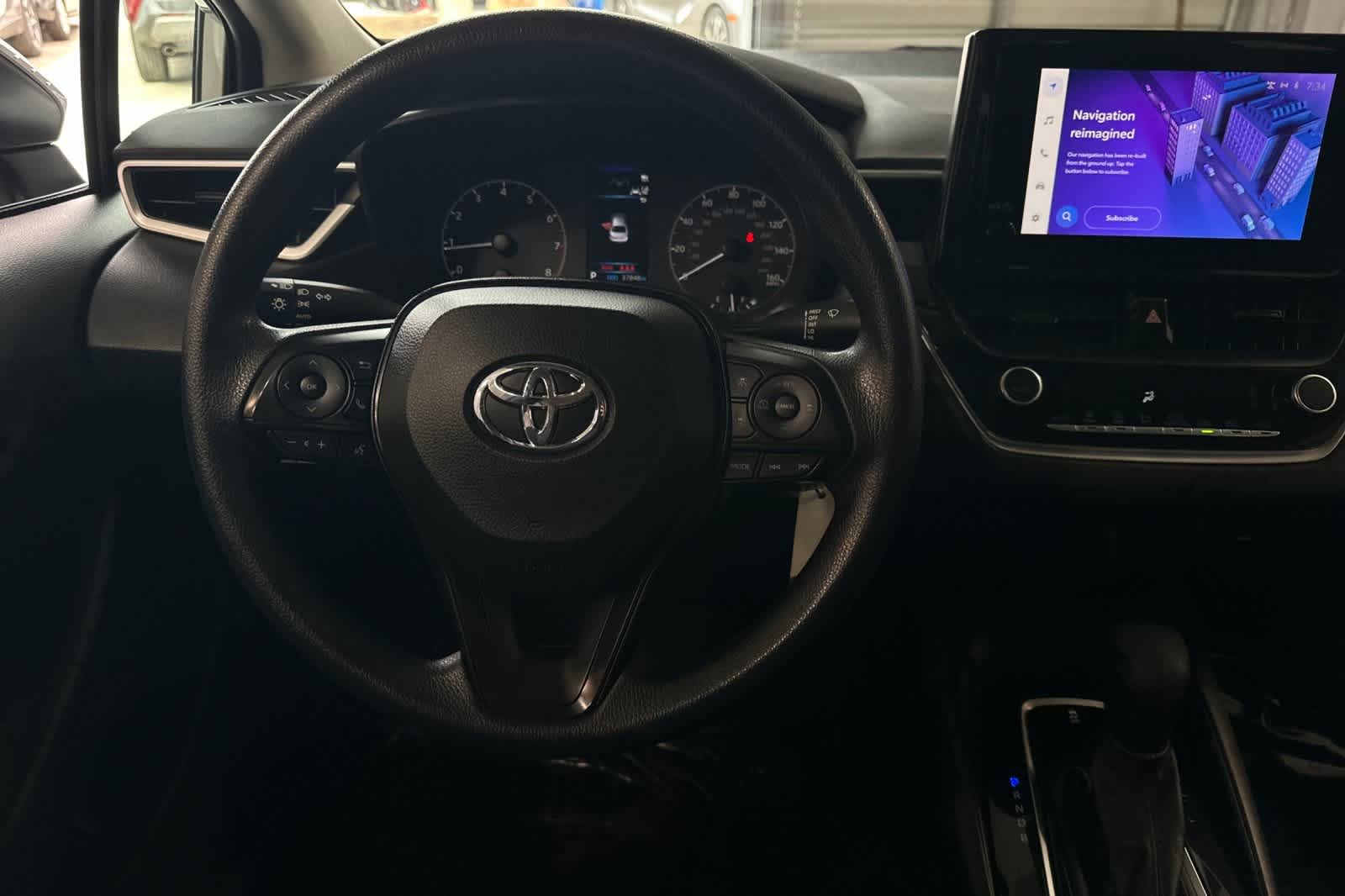 Vehicle image 14 of 25