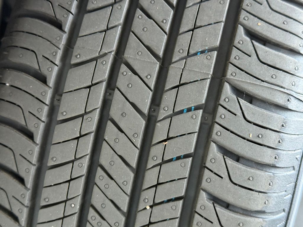 Vehicle image 17 of 33