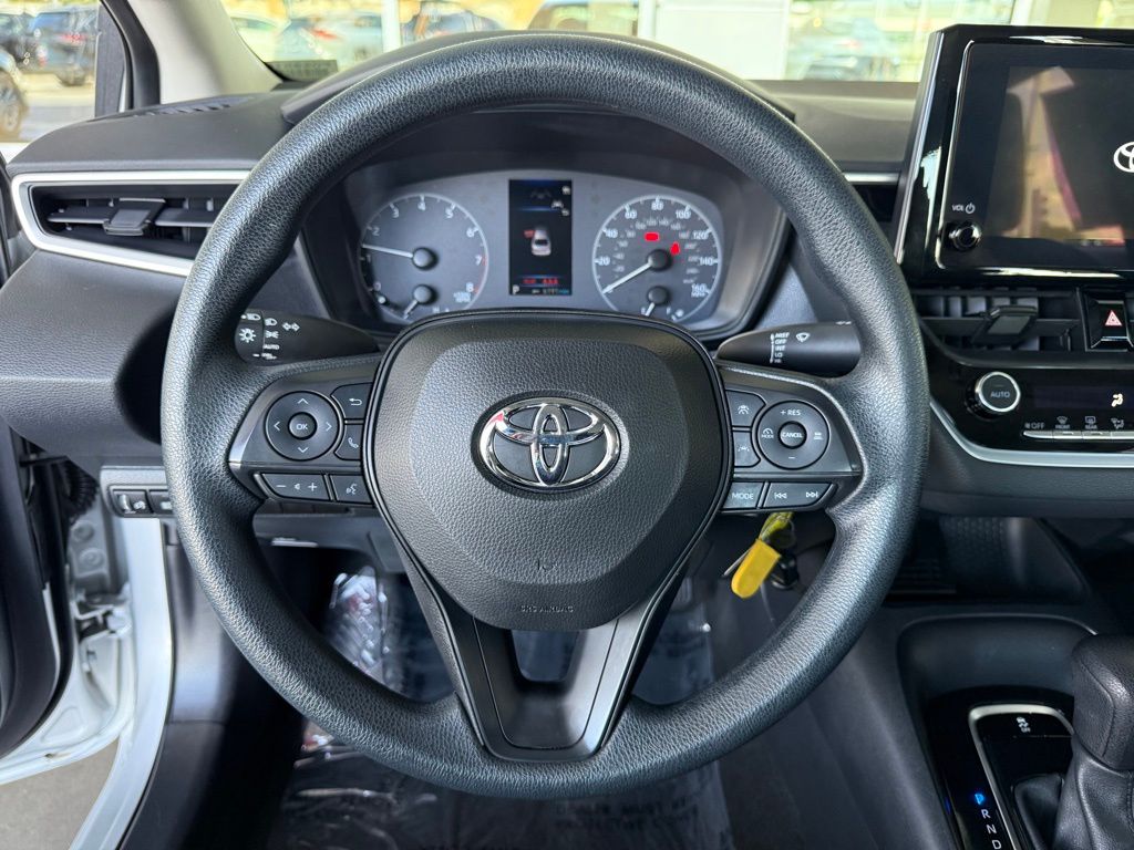 Vehicle image 22 of 33