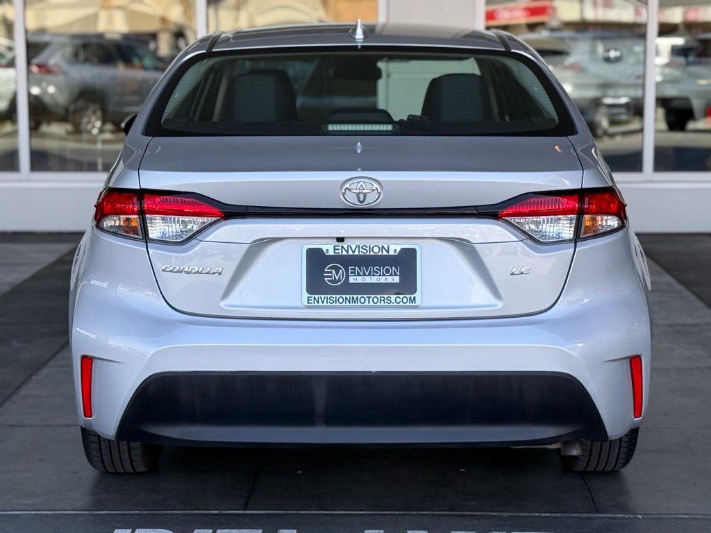 Vehicle image 4 of 33