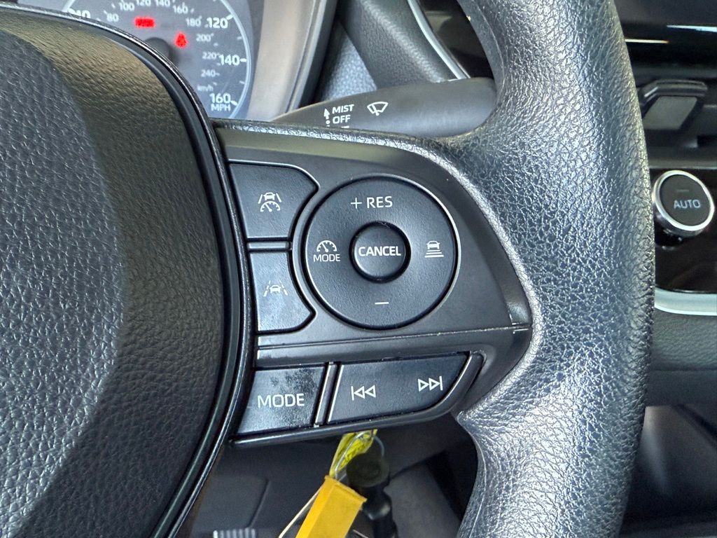 Vehicle image 24 of 33