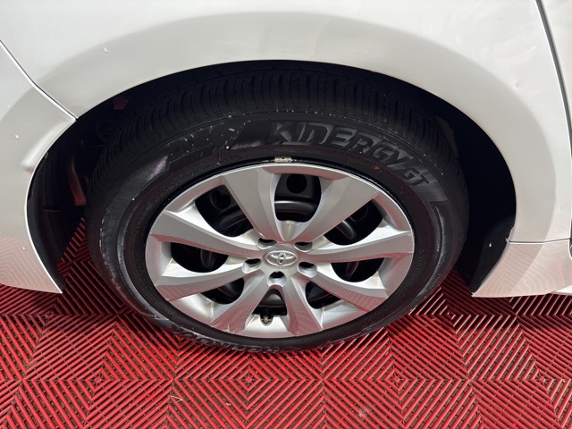 Vehicle image 20 of 28