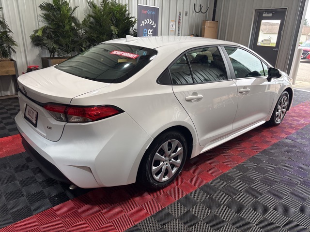 Vehicle image 4 of 28