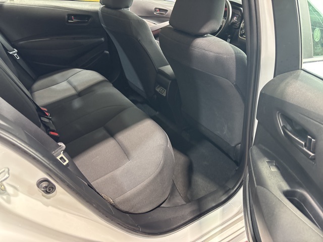 Vehicle image 27 of 28