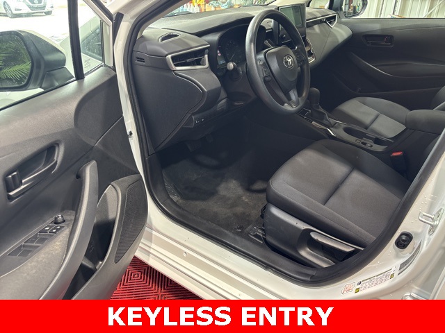 Vehicle image 8 of 28