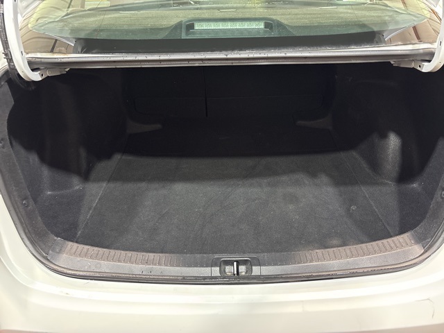 Vehicle image 7 of 28