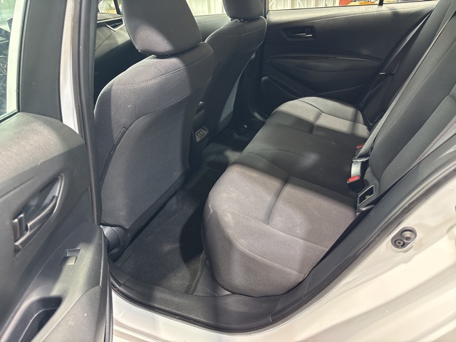 Vehicle image 18 of 28