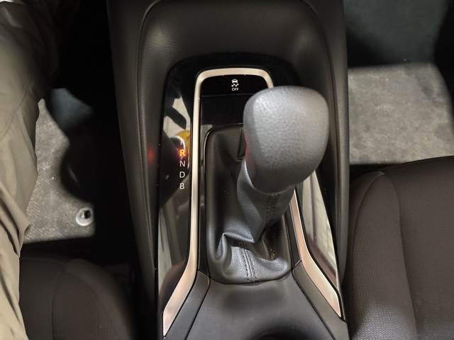 Vehicle image 16 of 28