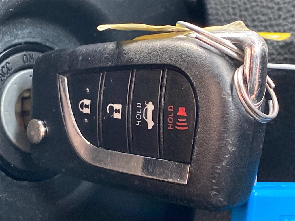 Vehicle image 27 of 35