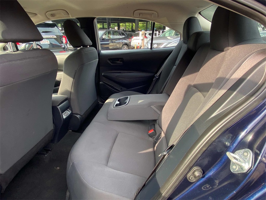Vehicle image 13 of 35