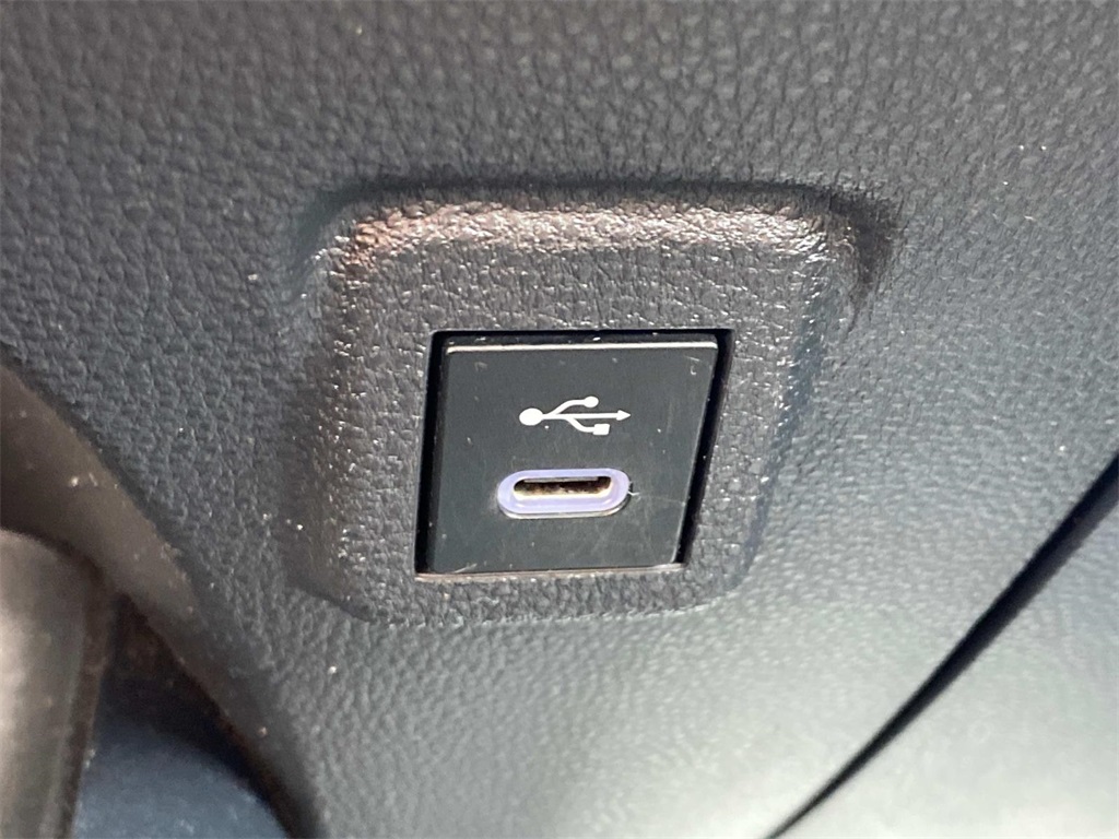 Vehicle image 34 of 35