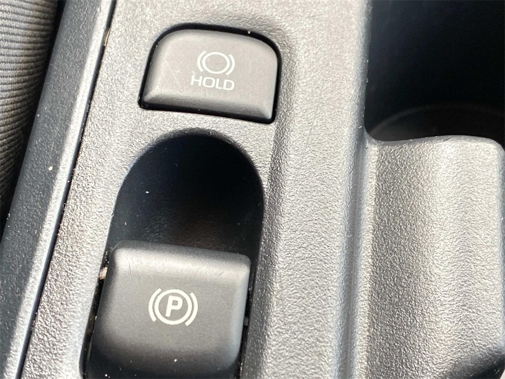 Vehicle image 30 of 35