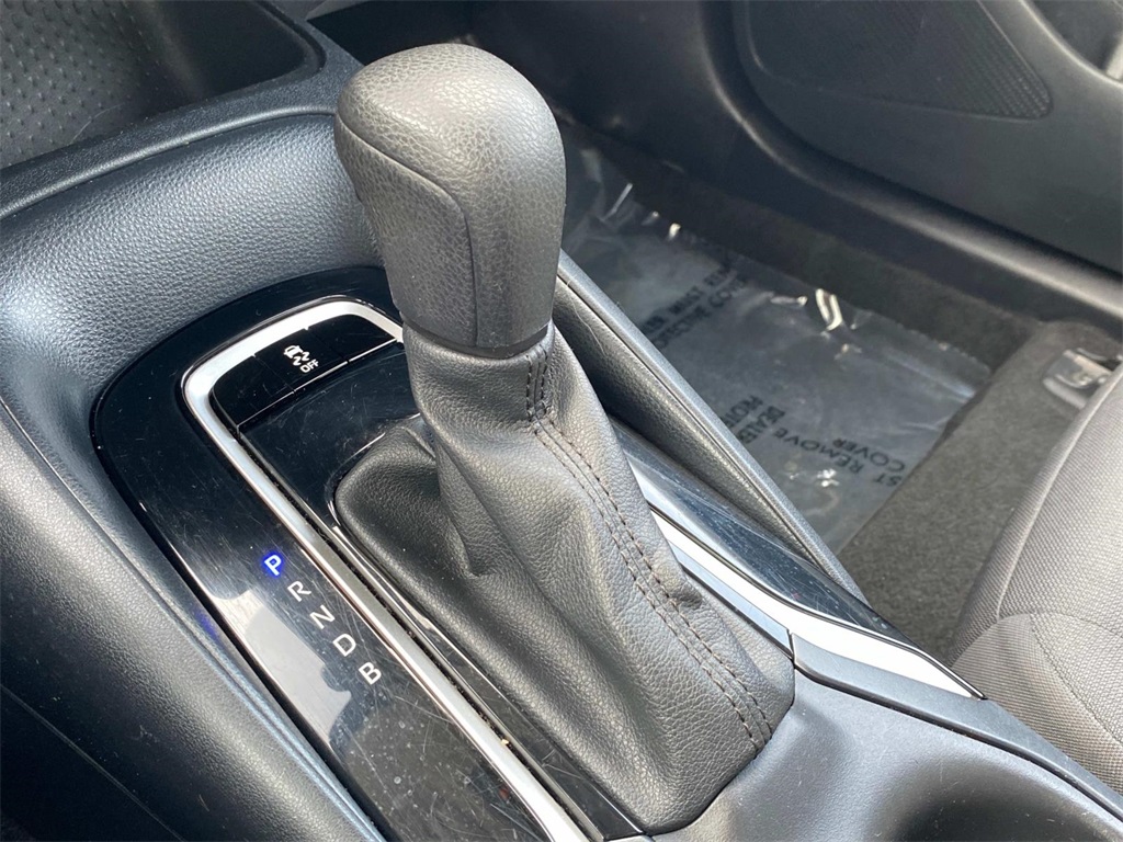 Vehicle image 21 of 35