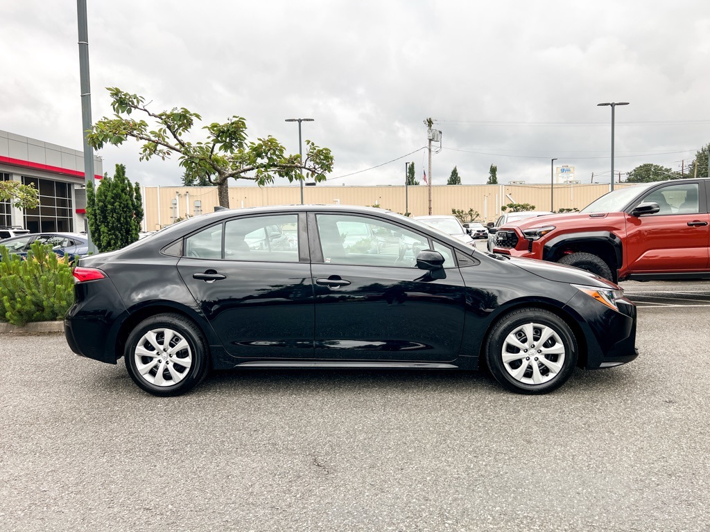 Vehicle image 4 of 20
