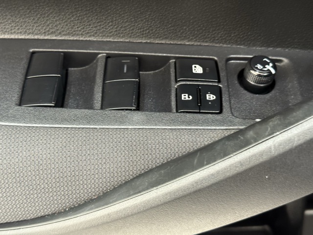 Vehicle image 29 of 39