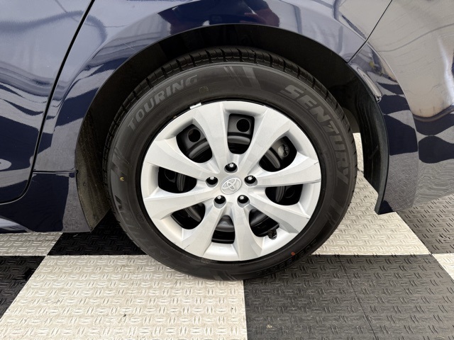 Vehicle image 7 of 39