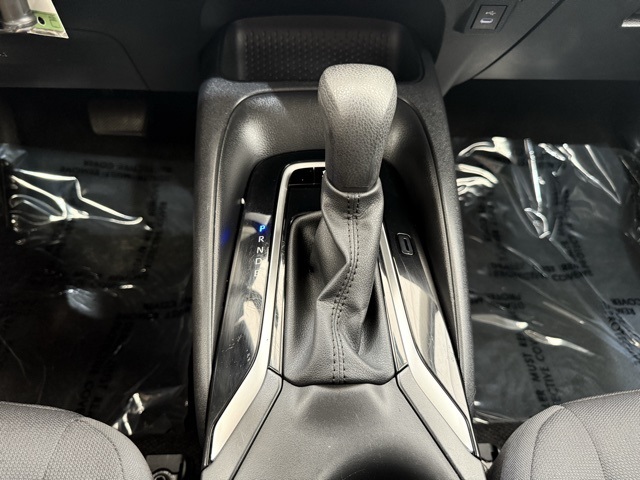 Vehicle image 21 of 39