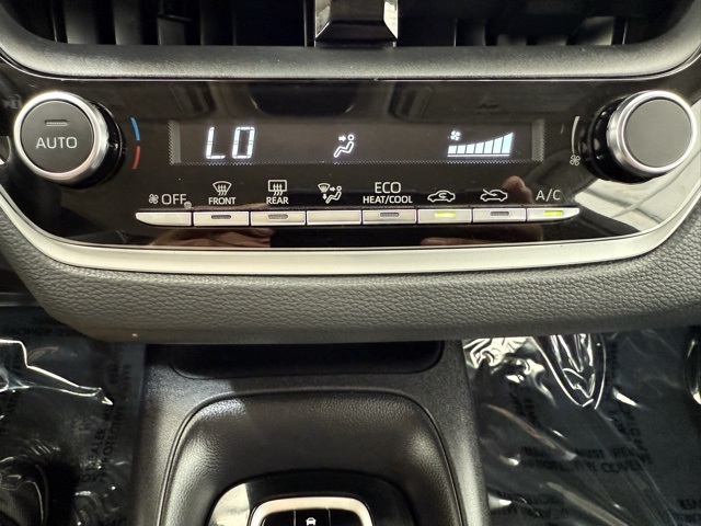 Vehicle image 34 of 39