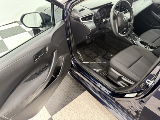 Vehicle image 16 of 39