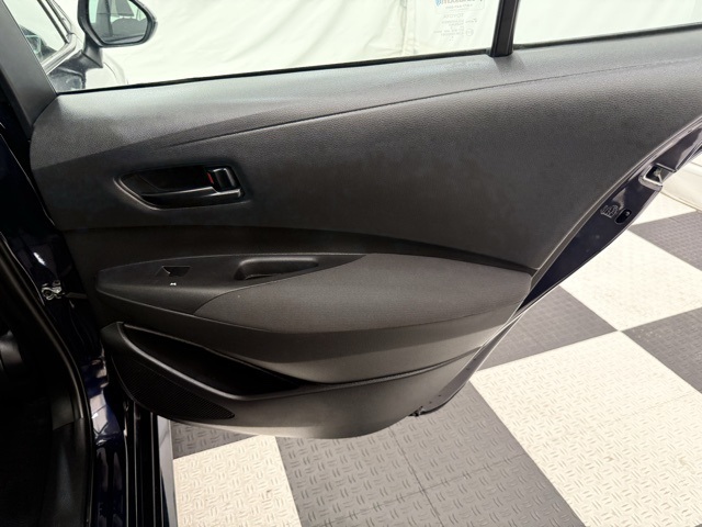 Vehicle image 35 of 39