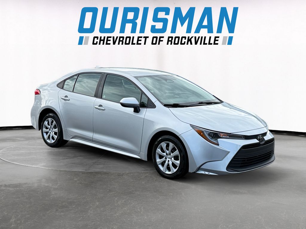 2023 Toyota Corolla LE Image 3 of 23