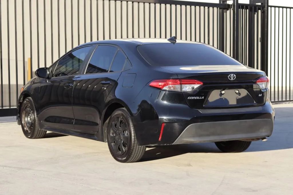 Vehicle image 6 of 19