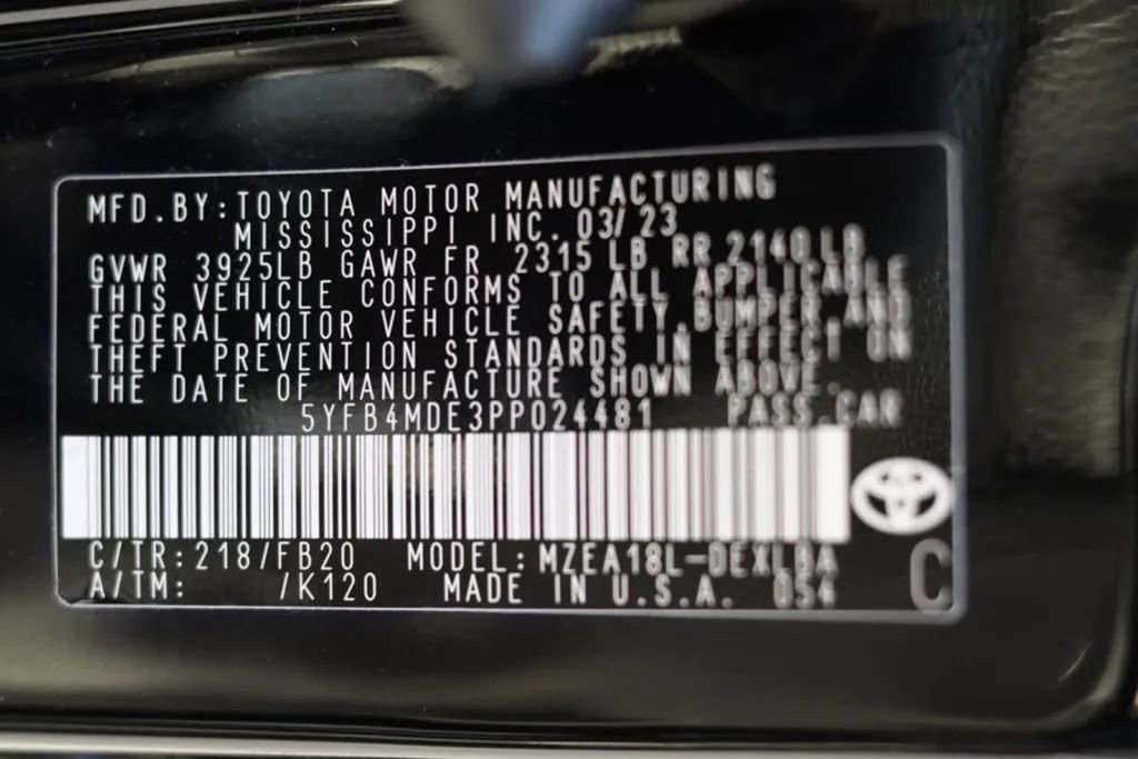 Vehicle image 18 of 19