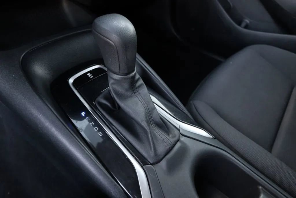 Vehicle image 17 of 19