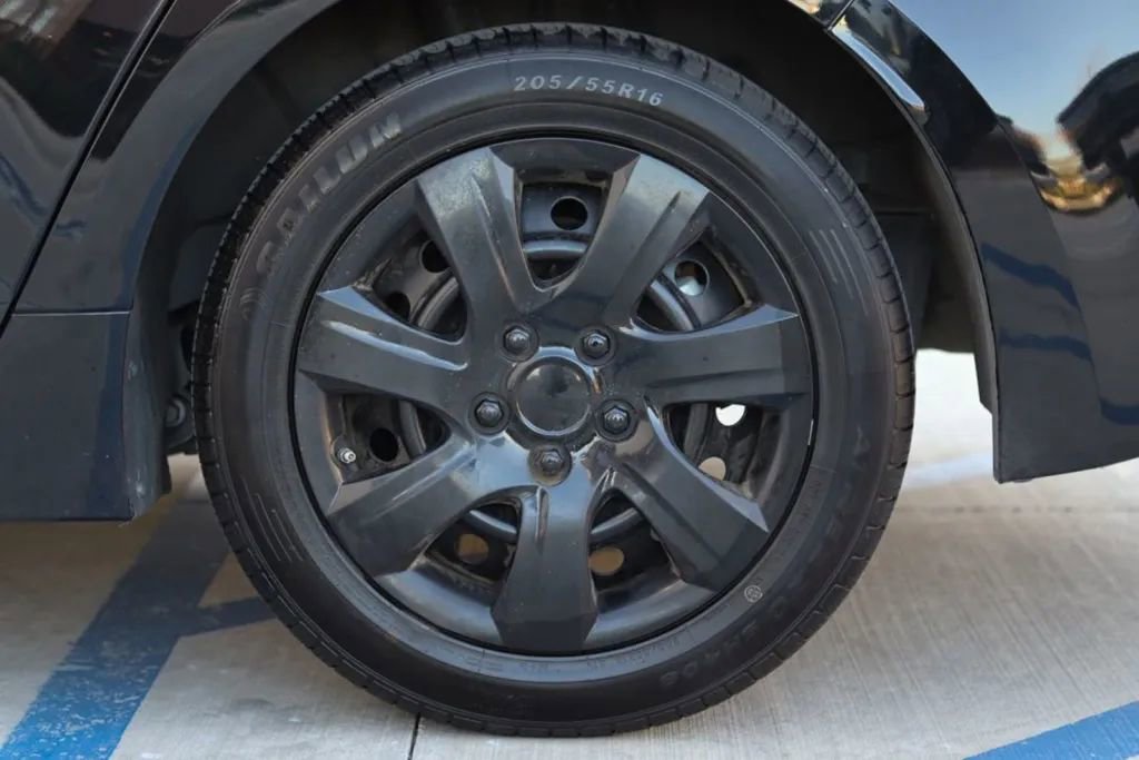 Vehicle image 19 of 19
