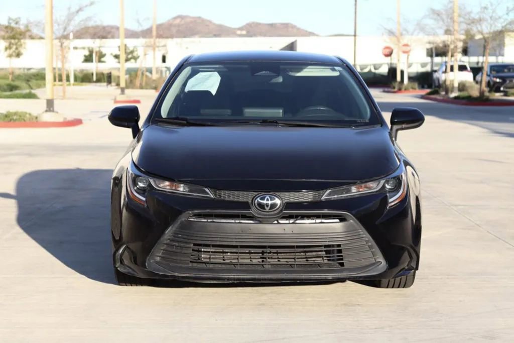 Vehicle image 3 of 19